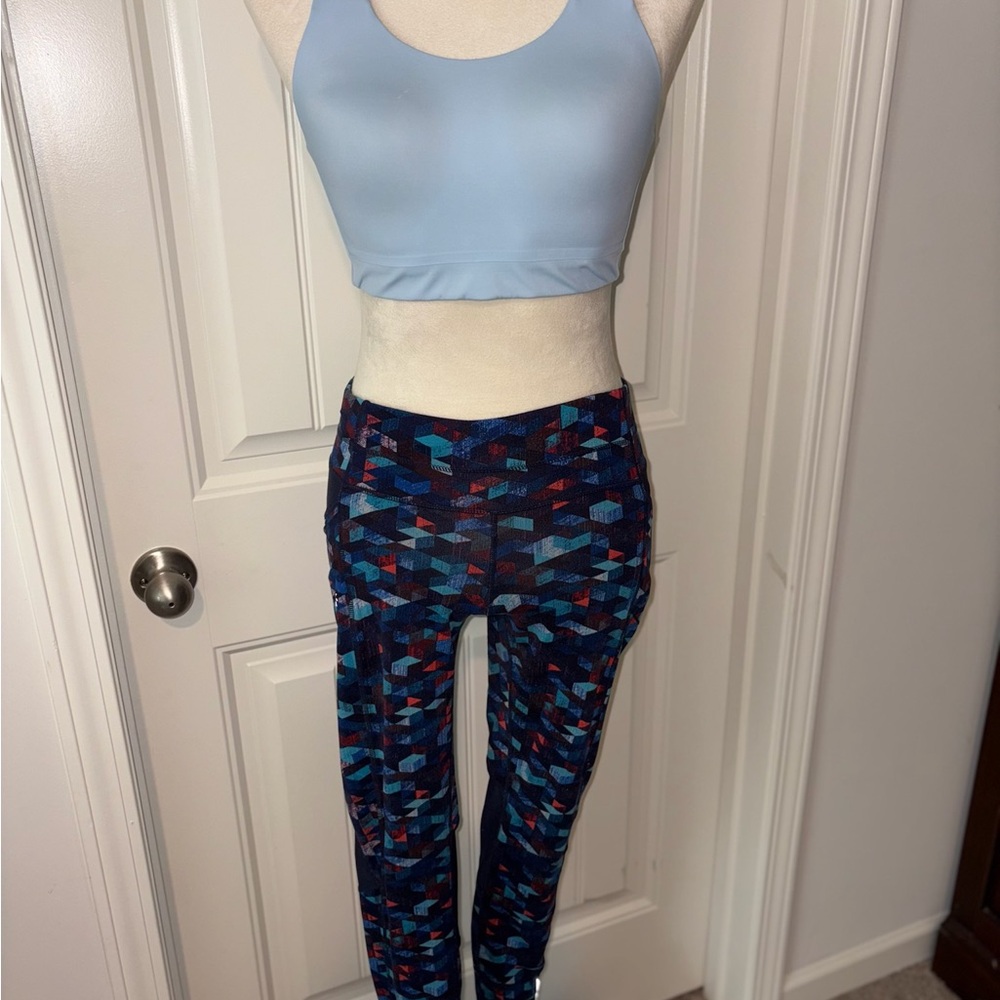 Athleta Blue Geometric Leggings with solid Bra